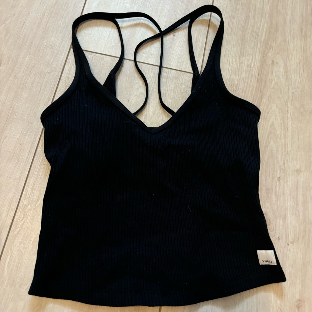 Vuori Ribbed Crop Tank